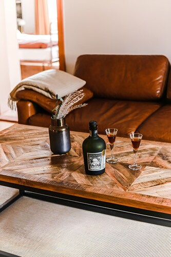 Large stylish family apartment in Old Town