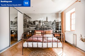 3 bedrooms, iron/ironing board, WiFi, bed sheets - Large stylish family apartment in Old Town (Jihoceský kraj)