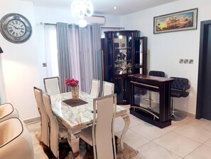 Apartment | Dining