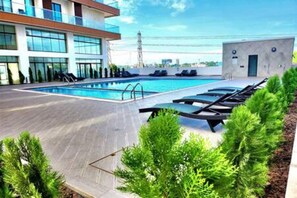 Apartment | Pool | Indoor pool - Immaculate Beauty Gem-5 Star Location- Pools - Gym (Accra)