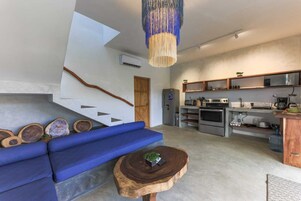 Deluxe Villa | Living area