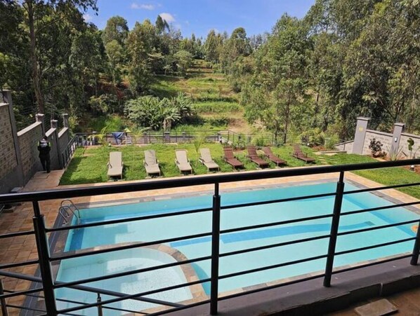 Pool - Amazing Elegant 3 Bedroom Apartment in Kitusuru
(Nairobi)