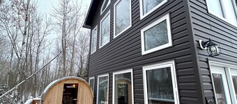 Romantic Getaway, Tiny High-Rise Cabin