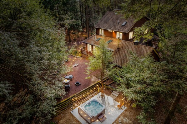 Tina de hidromasaje al aire libre