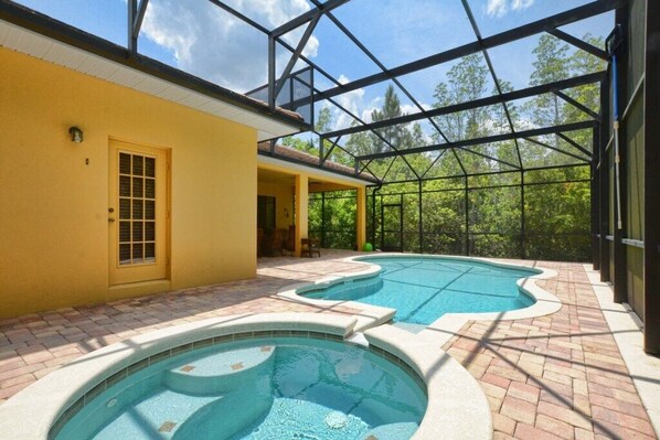 Pool - Private Oasis w/Pool & Spa, Great Location, Pool Table, Free Wifi, Close to Restaurants, Shopping and Theme Parks! (Kissimmee)