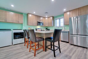 冰箱、微波炉、烤箱、炉灶