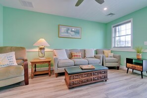 智能电视、办公室