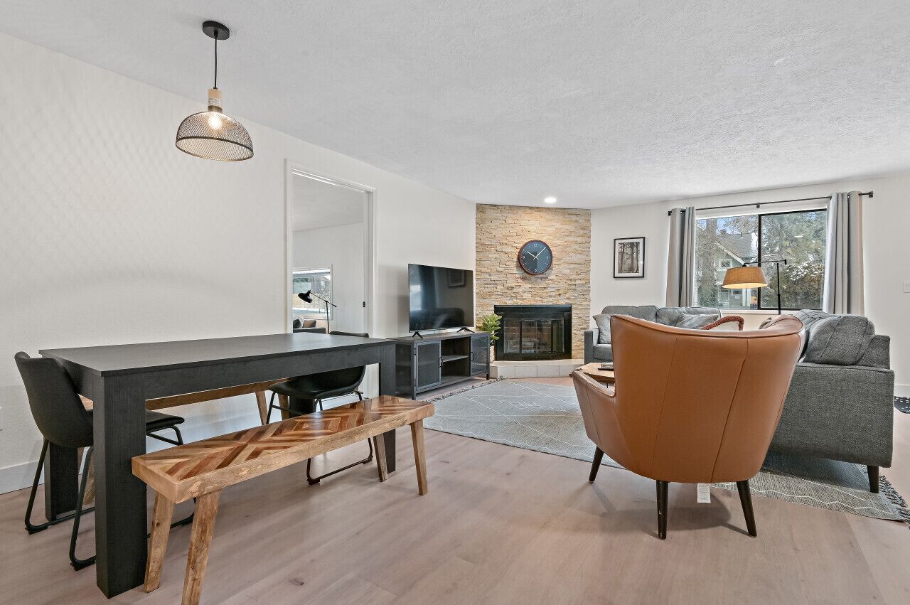 Télévision, cheminée