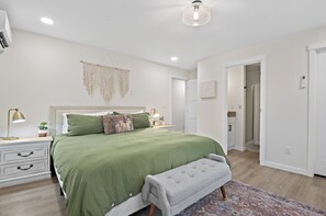 2 bedrooms, desk, iron/ironing board, travel crib