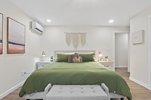 2 bedrooms, desk, iron/ironing board, travel cot