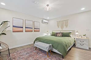 2 bedrooms, desk, iron/ironing board, travel cot