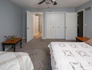 2 bedrooms, desk, iron/ironing board, free WiFi