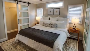 3 habitaciones, tabla de planchar con plancha, wifi y ropa de cama