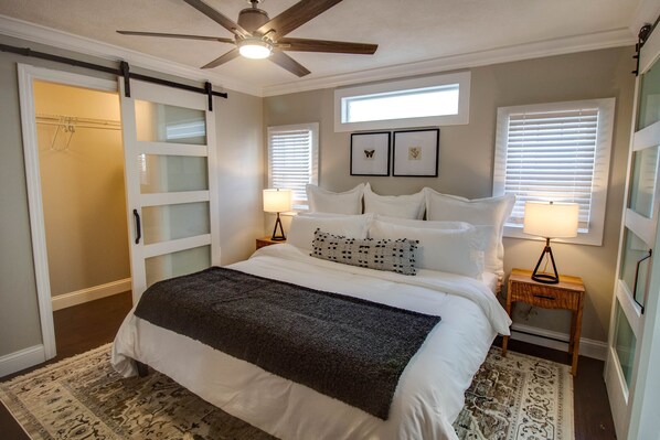 3 bedrooms, iron/ironing board, WiFi, bed sheets