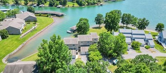 Private Boat Slip, Dogs Ok, Canoe, Game Room, ,Beach &  Community Pool!