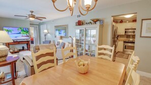 Dining - Ground Floor Beachfront Complex Unit w/Pool & Beach Access (New Smyrna Beach)