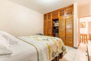 1 chambre, fer et planche Ă repasser, Wi-Fi, draps fournis