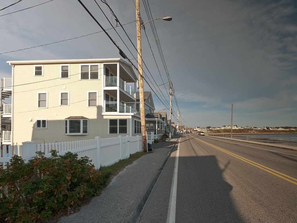 Right on Long Sands Beach!