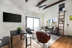 Classic Studio | Living area