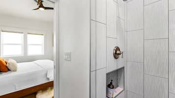 Classic Studio | Bathroom | Towels