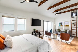 Classic Studio | Living area