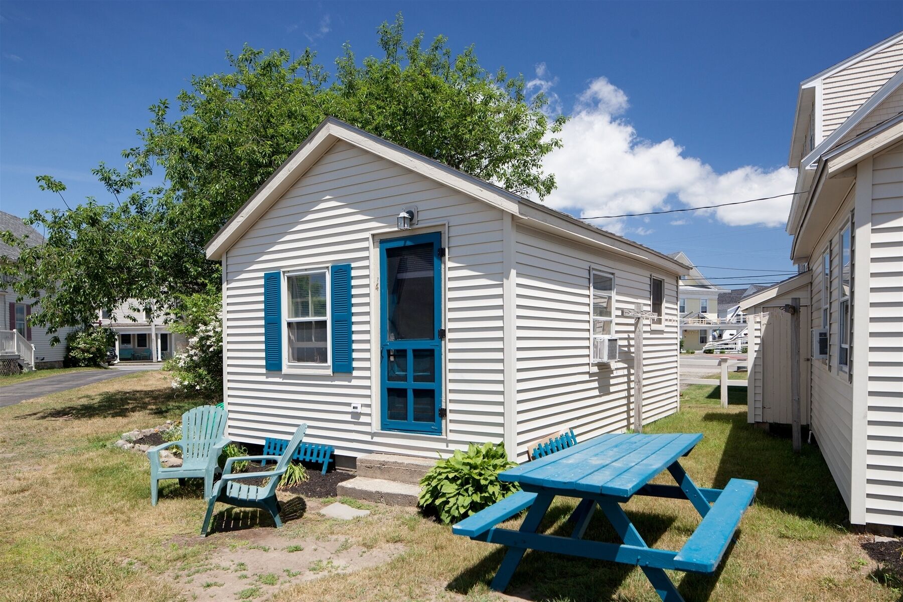 Short walk to Short Sands and Long Sands Beaches! Affordable vacation in York!