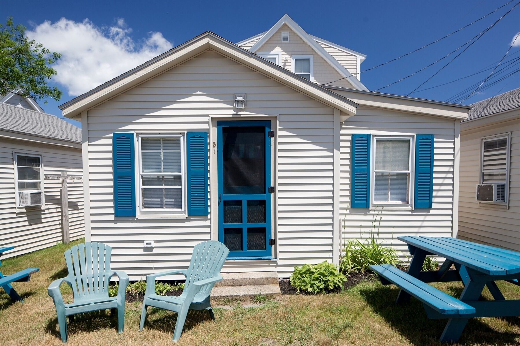 Short walk to Short Sands and Long Sands Beaches! Affordable vacation in York!