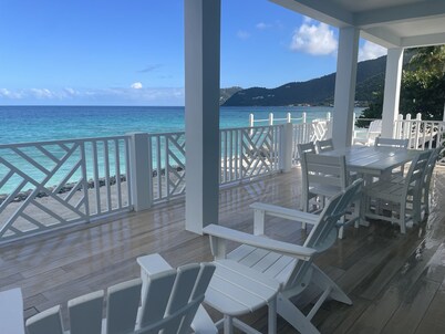 Spectacularly situated beachfront Apple Tide @ The Tides at Little Apple Bay 