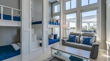 Luxury Penthouse | 4 bedrooms, premium bedding, free WiFi, bed sheets