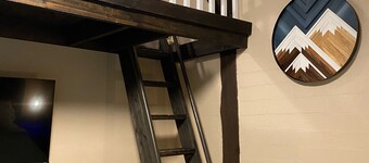 Cozy Mountain-Side Condo #10 at Greek Peak