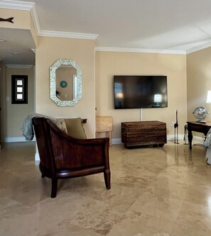 Smart-TV, Tischtennisplatte