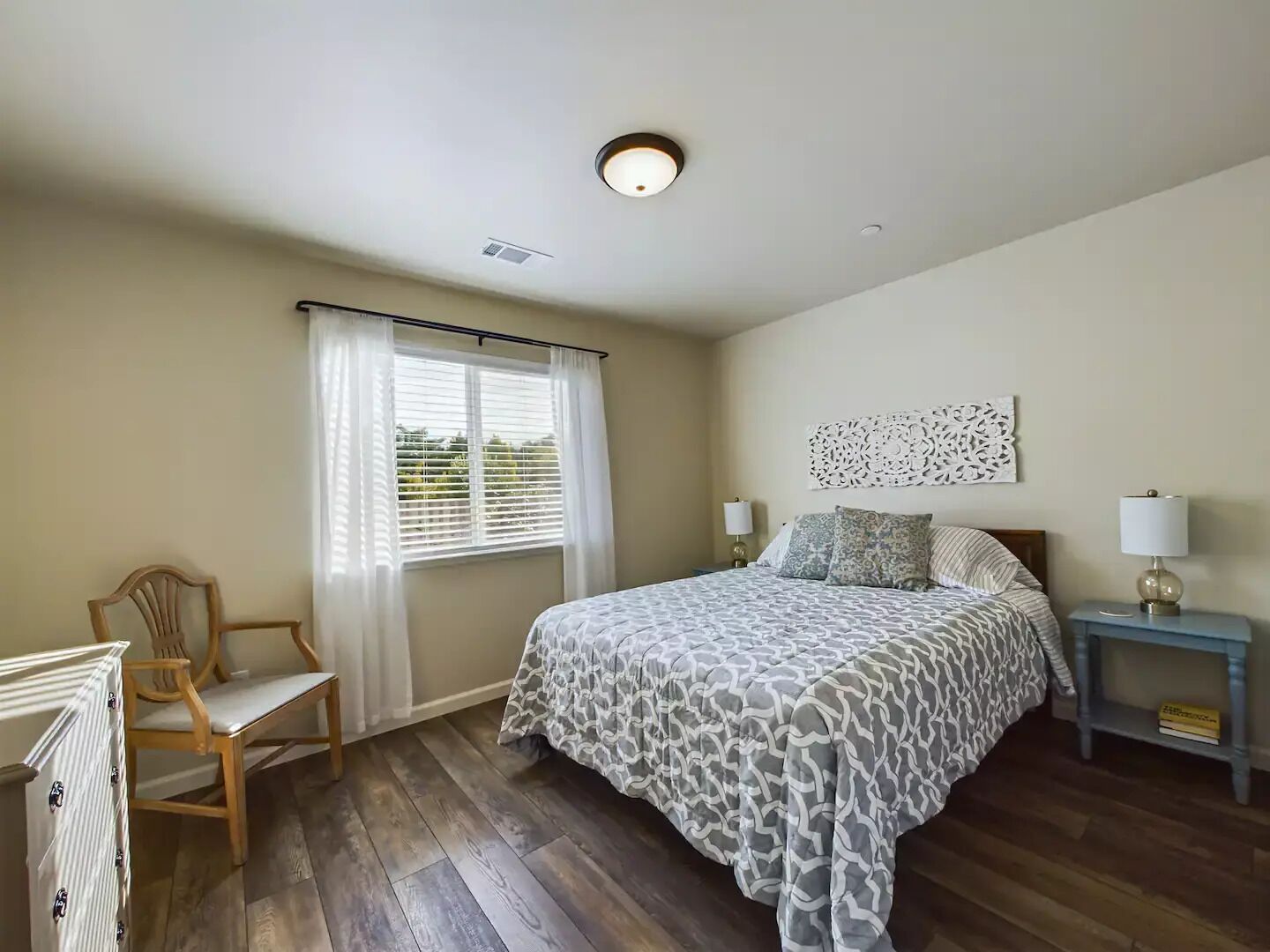 2 bedrooms, desk, iron/ironing board, free WiFi