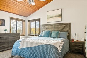 3 habitaciones, tabla de planchar con plancha y cuna de viaje