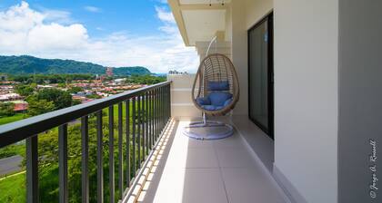 Luxurious and Warm Condo Just Step From the Beach!