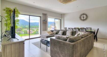 Luxurious and Warm Condo Just Step From the Beach!