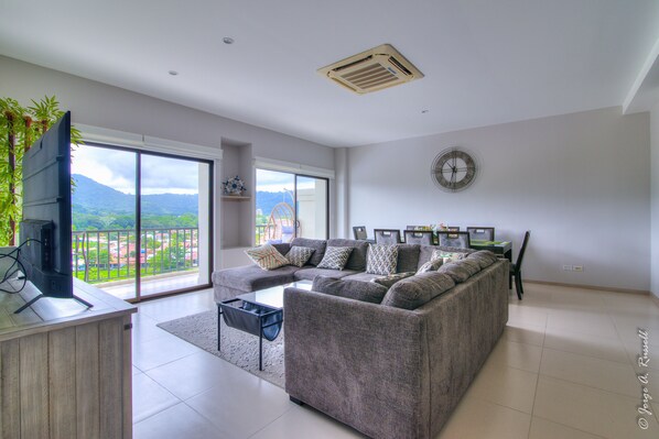 Nhà | Khu phòng khách | TV 