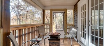 Enchanted Forest Cottage w/ Hot Tub!