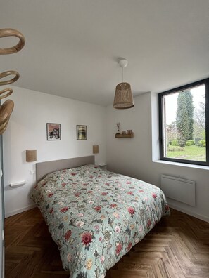 2 bedrooms, WiFi, bed sheets - Ecrin de paradis Pujols HAUT *Piscine-VUE* (Pujols)