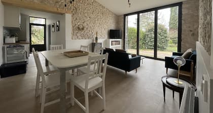 Ecrin de paradis Pujols HAUT *Piscine-VUE*