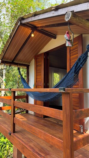 Exterior detail - Pedaço de Céu Chalet: In the woods, 5 minutes from the beach (Paraty)