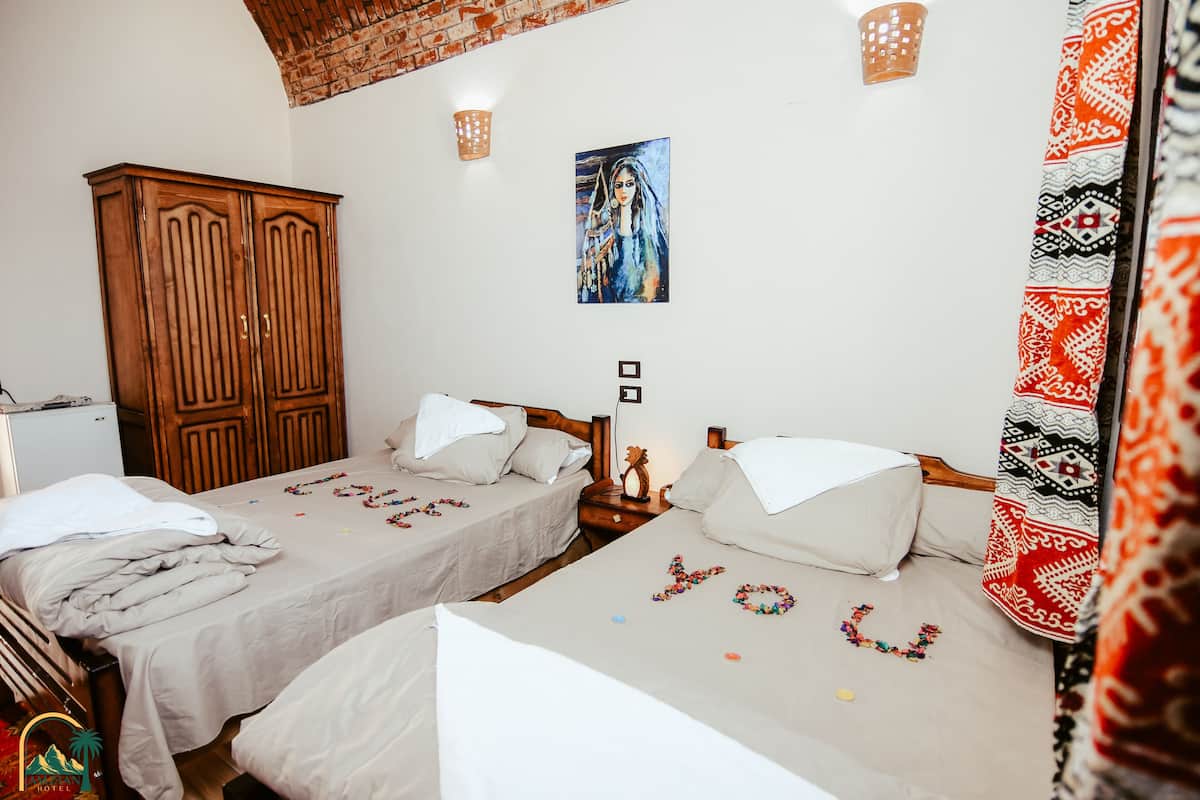 Double Room | Badkamer | Gratis toiletartikelen, badjassen, pantoffels