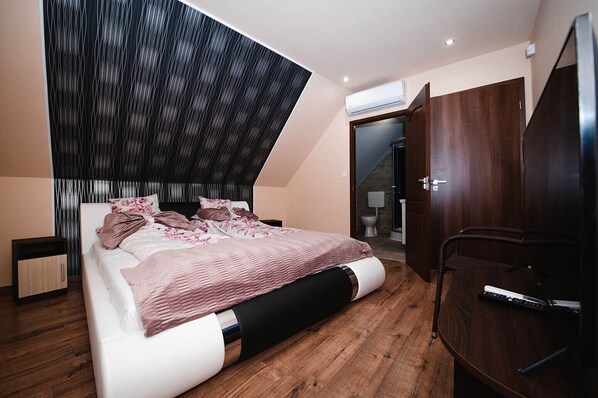 3 室のベッドルーム、WiFi、ベッドシーツ