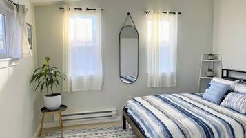 3 soverom, skrivebord, strykejern/-brett og wi-fi (inkludert)