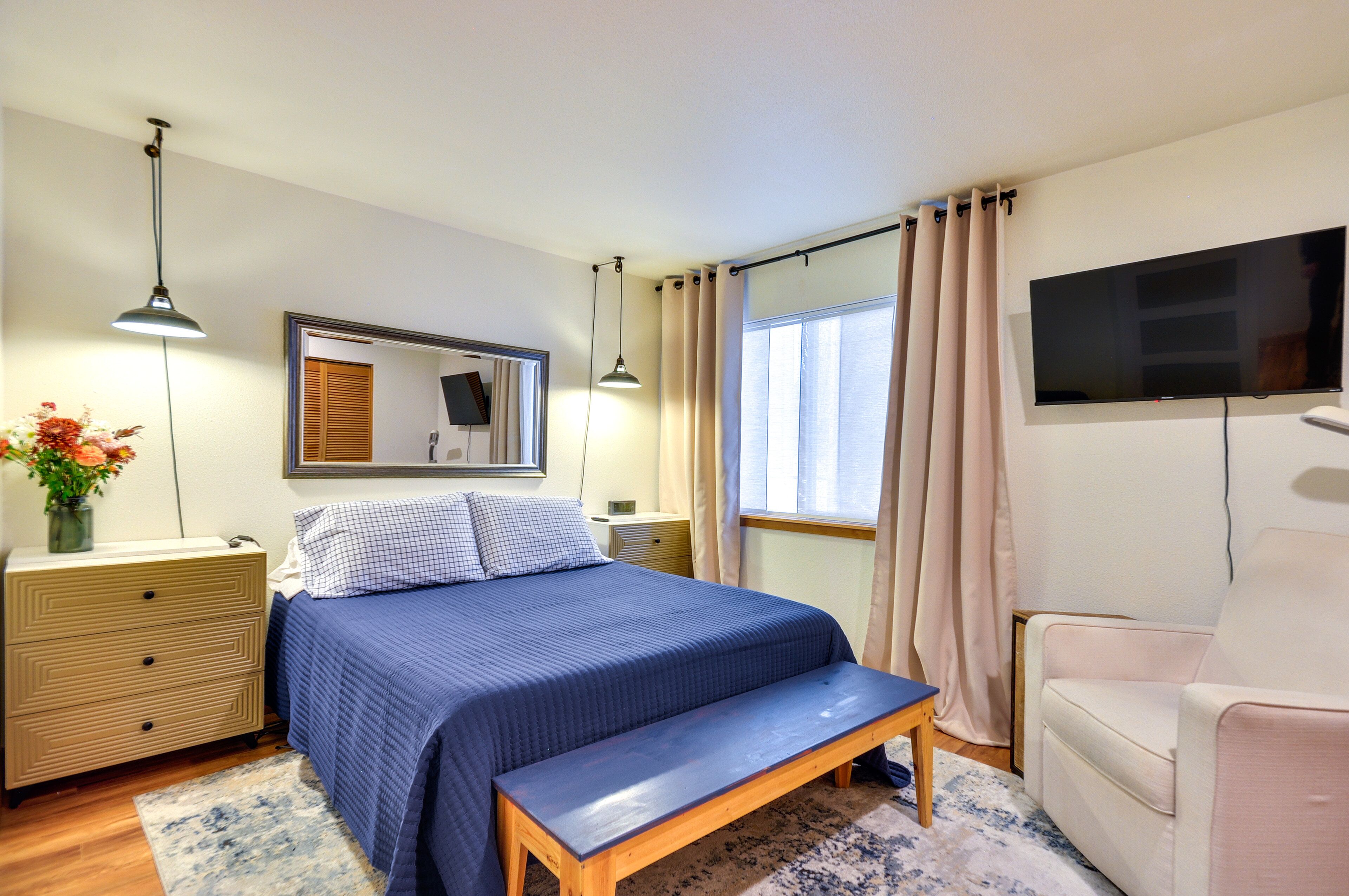 1 bedroom, iron/ironing board, internet, bed sheets