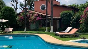 Alberca al aire libre