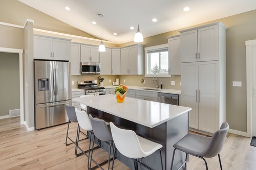 Family-Friendly Brookings Home: 3 Mi to Downtown!