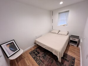 2 bedrooms, iron/ironing board, WiFi, bed sheets - renovated townhouse parlor level 2 bed 1.5 bath pvt garden close to prospect pk (Brooklyn)