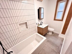 Handtücher, Seife, Toilettenpapier