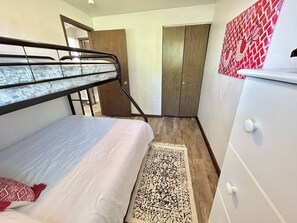 2 Schlafzimmer, Bügeleisen/Bügelbrett, Reisekinderbett, WLAN