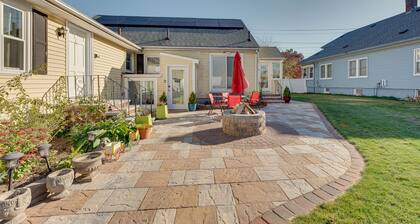 1 Mi to Downtown: Salem Vacation Rental!